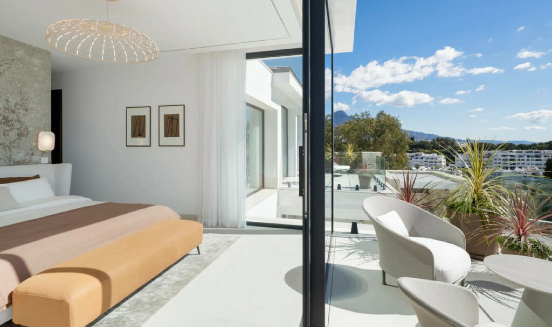 Resale - House -
La Quinta