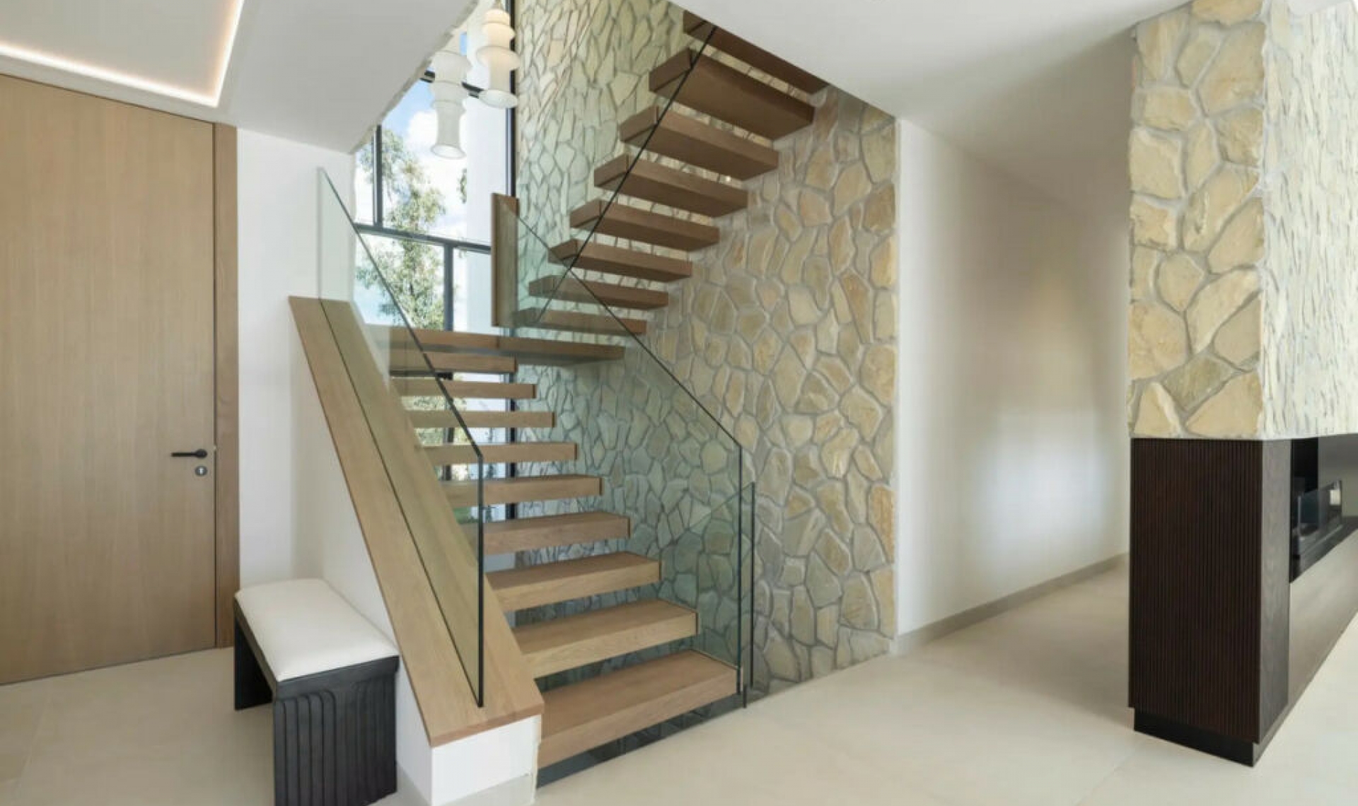 Resale - House -
La Quinta
