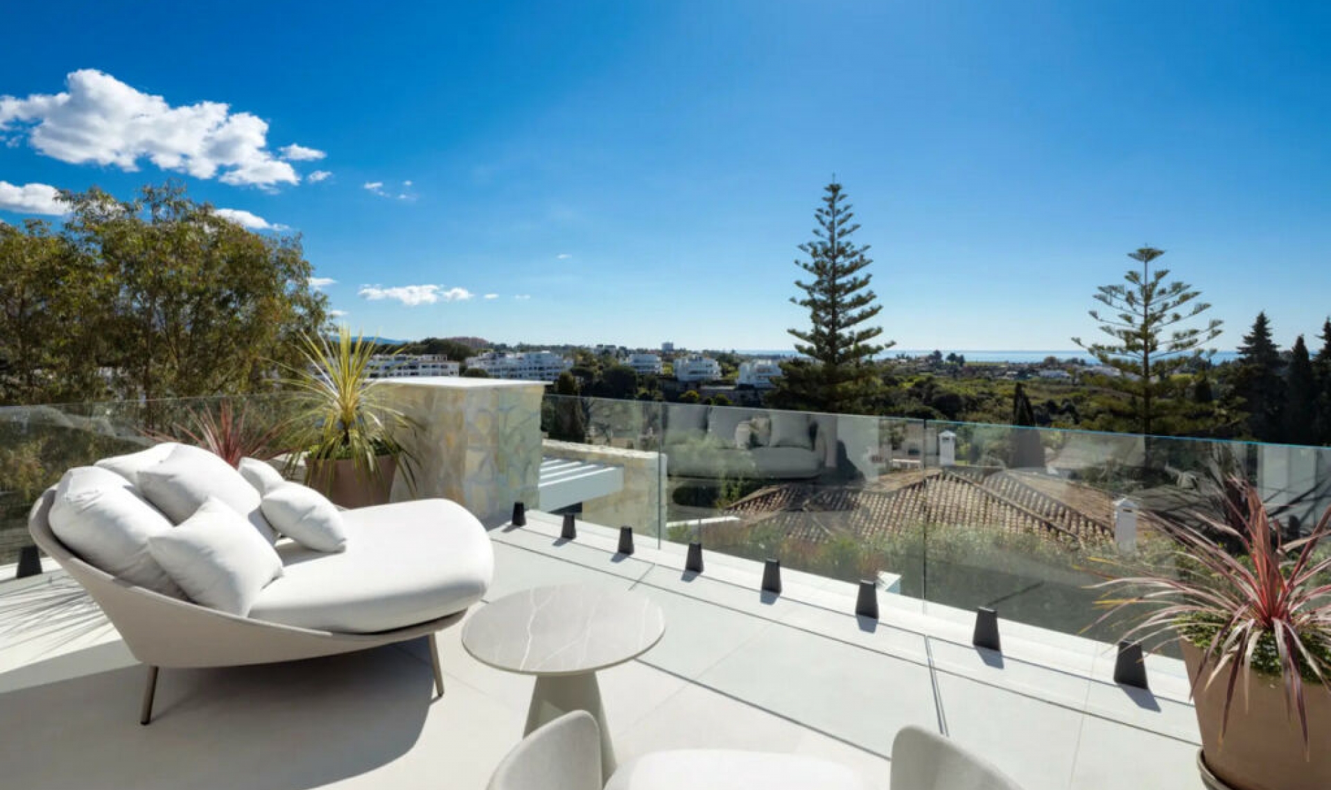 Resale - House -
La Quinta