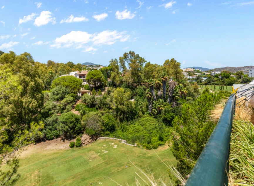 Resale - House -
La Quinta