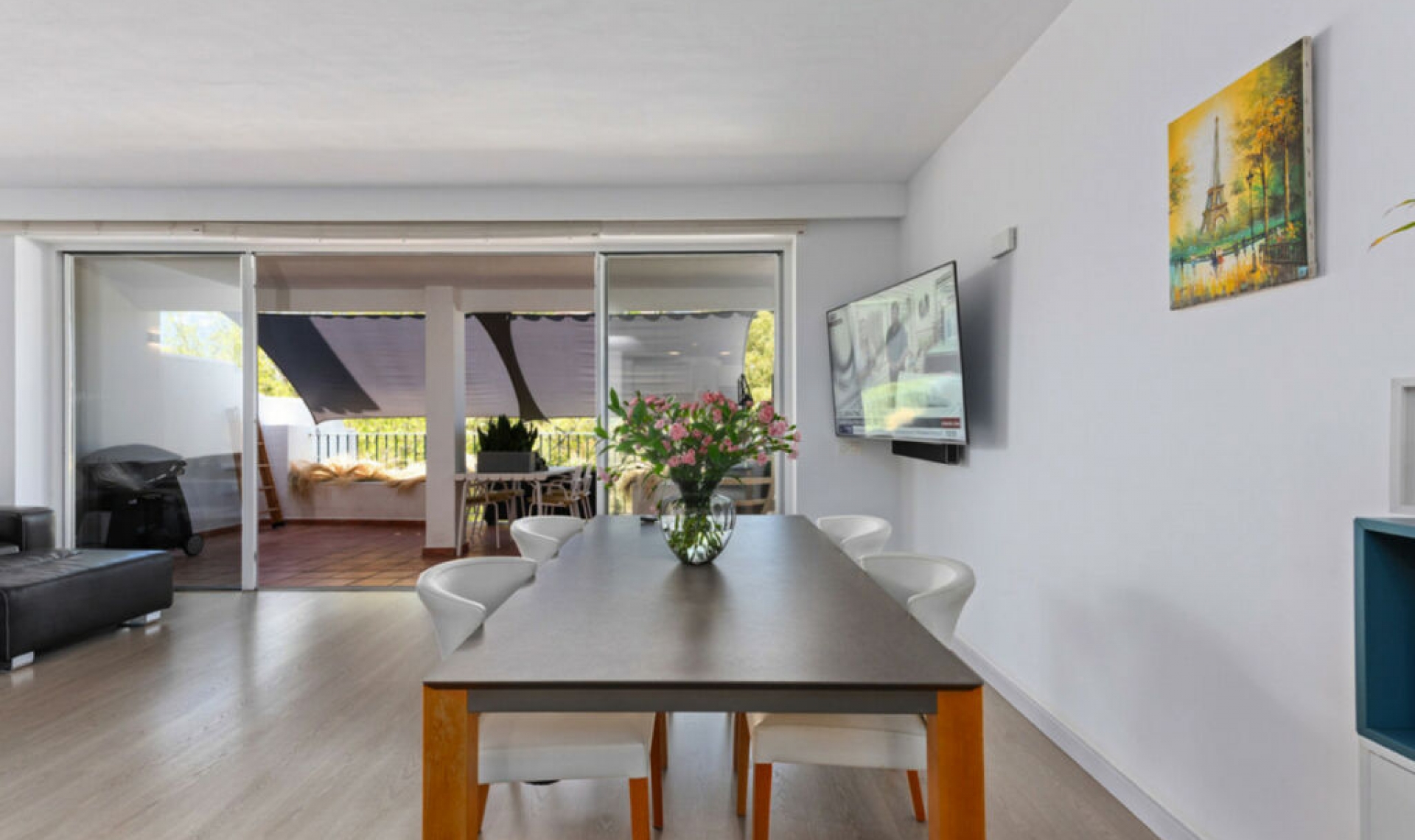 Resale - House -
La Quinta