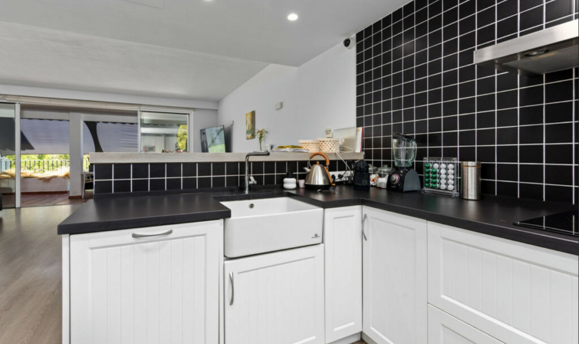 Resale - House -
La Quinta