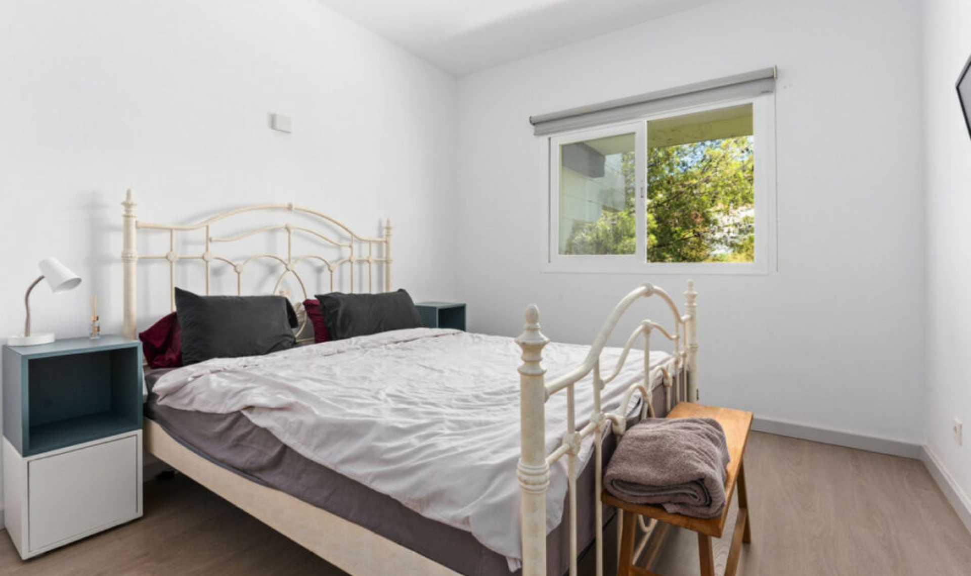 Resale - House -
La Quinta