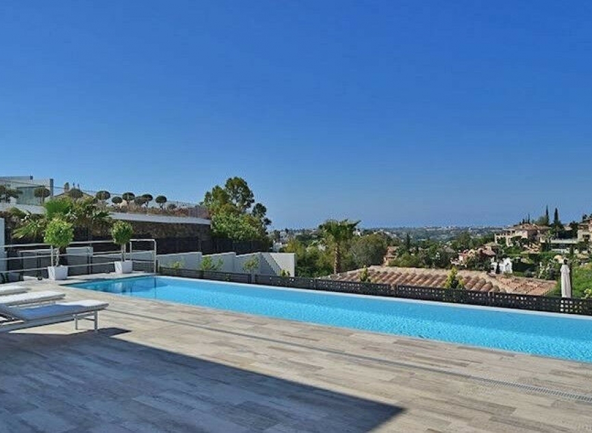 Resale - House -
La Quinta