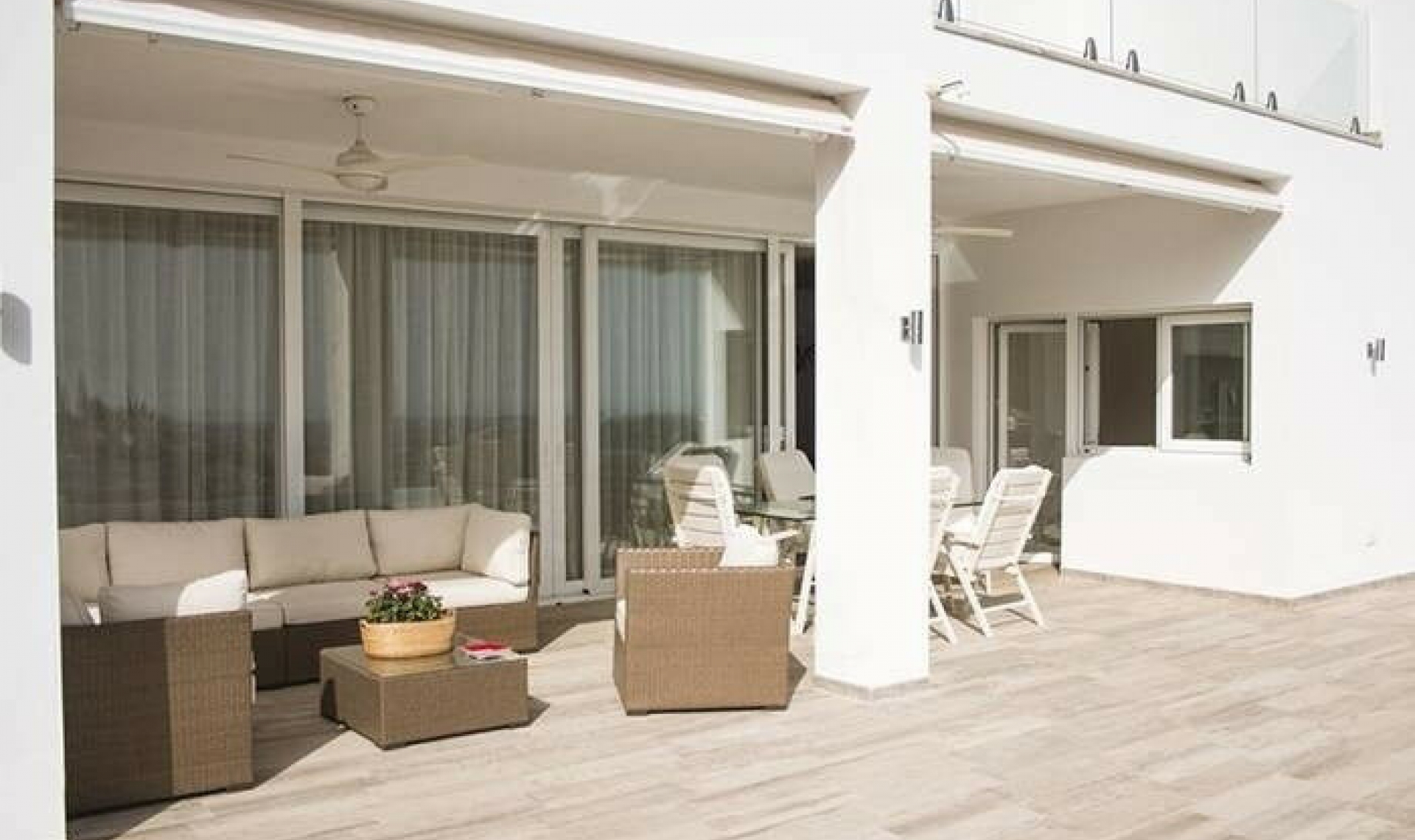 Resale - House -
La Quinta