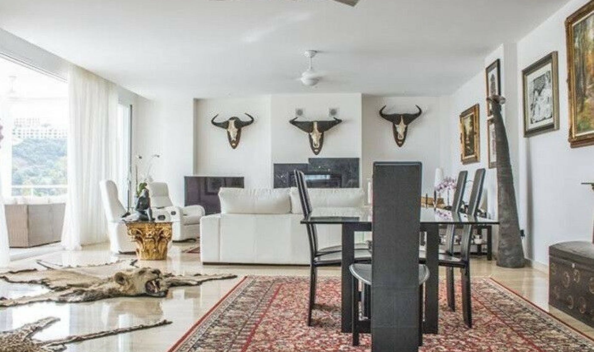 Resale - House -
La Quinta