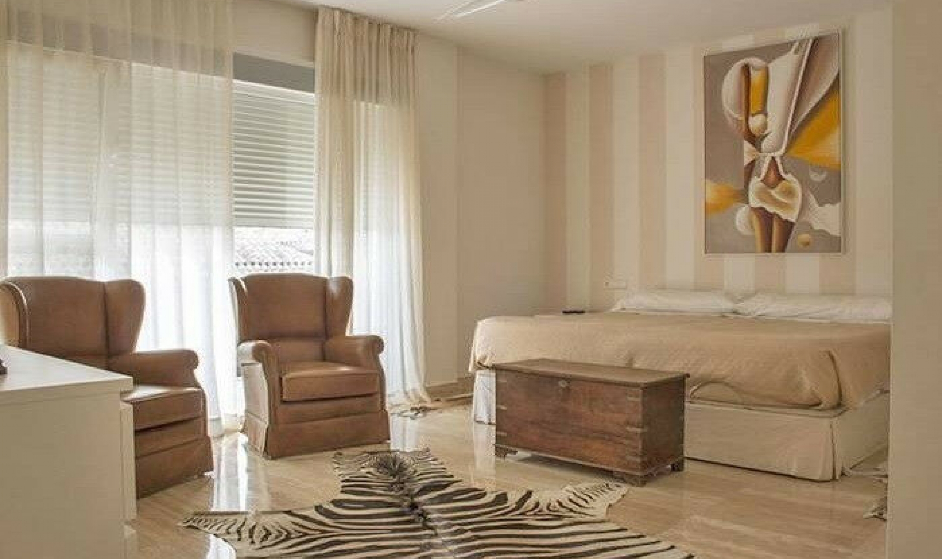 Resale - House -
La Quinta