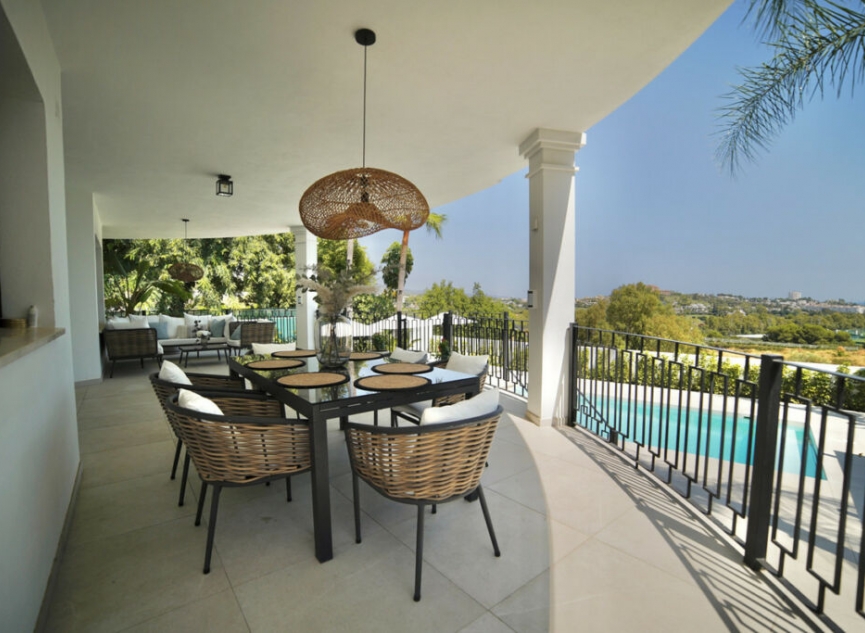 Resale - House -
La Quinta