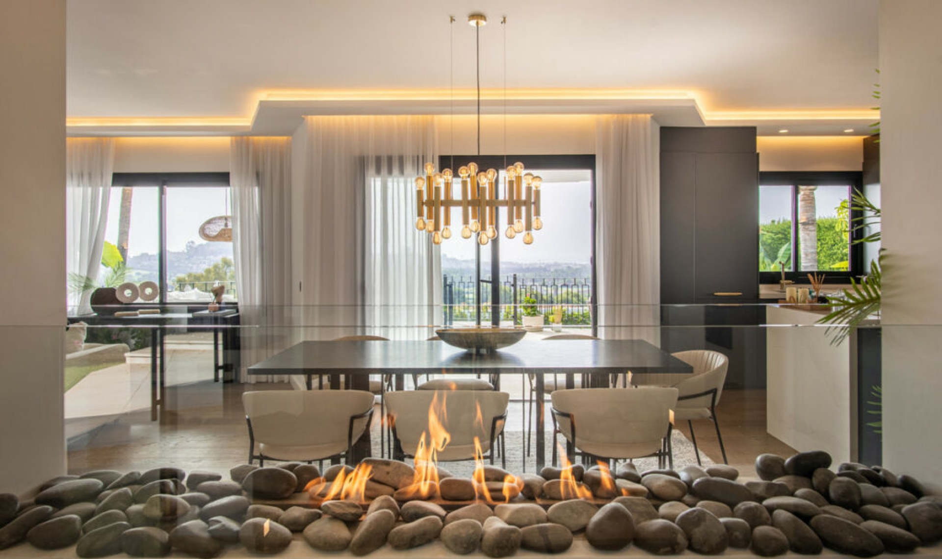 Resale - House -
La Quinta