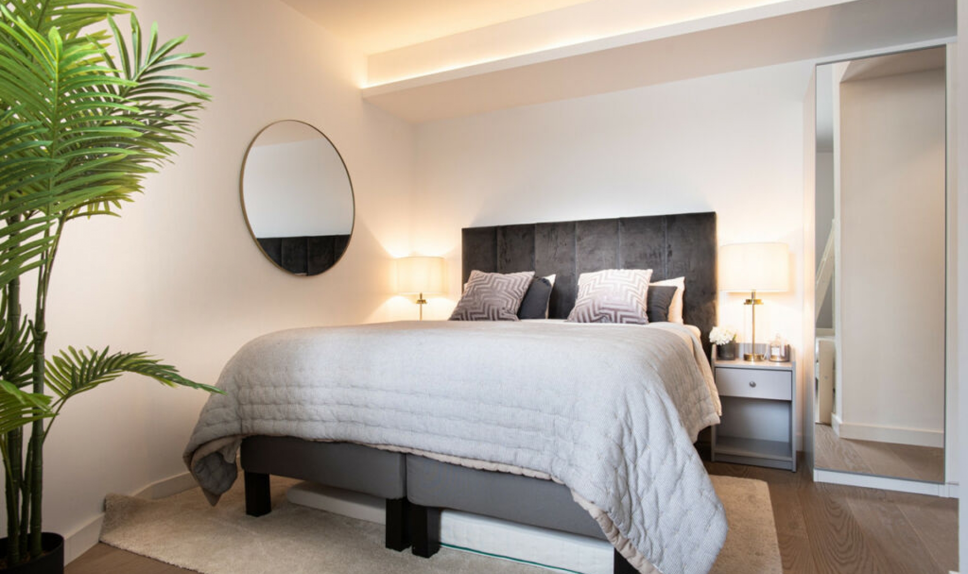 Resale - House -
La Quinta