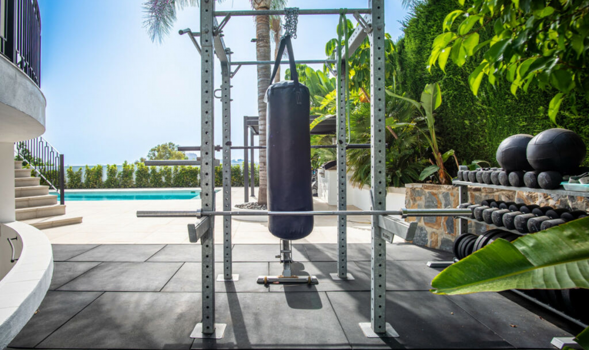 Resale - House -
La Quinta