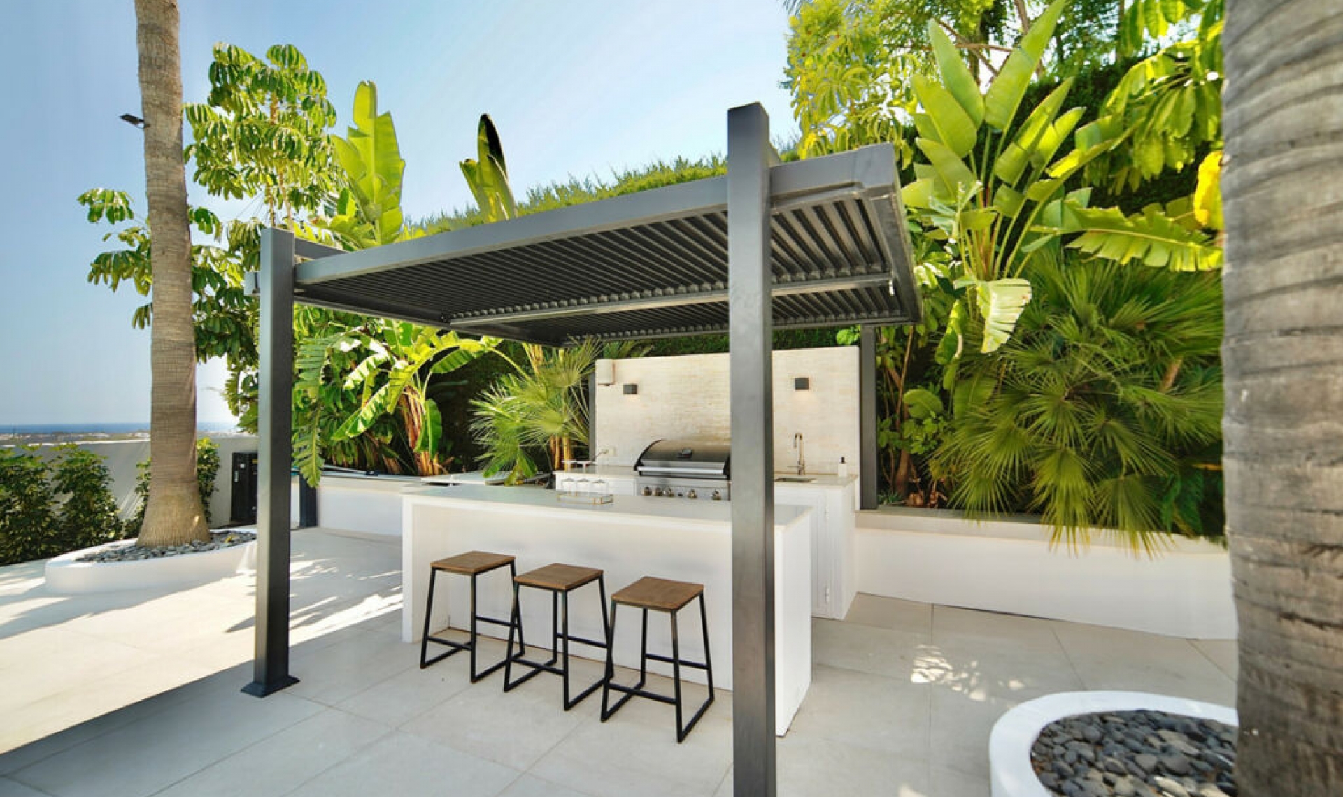 Resale - House -
La Quinta