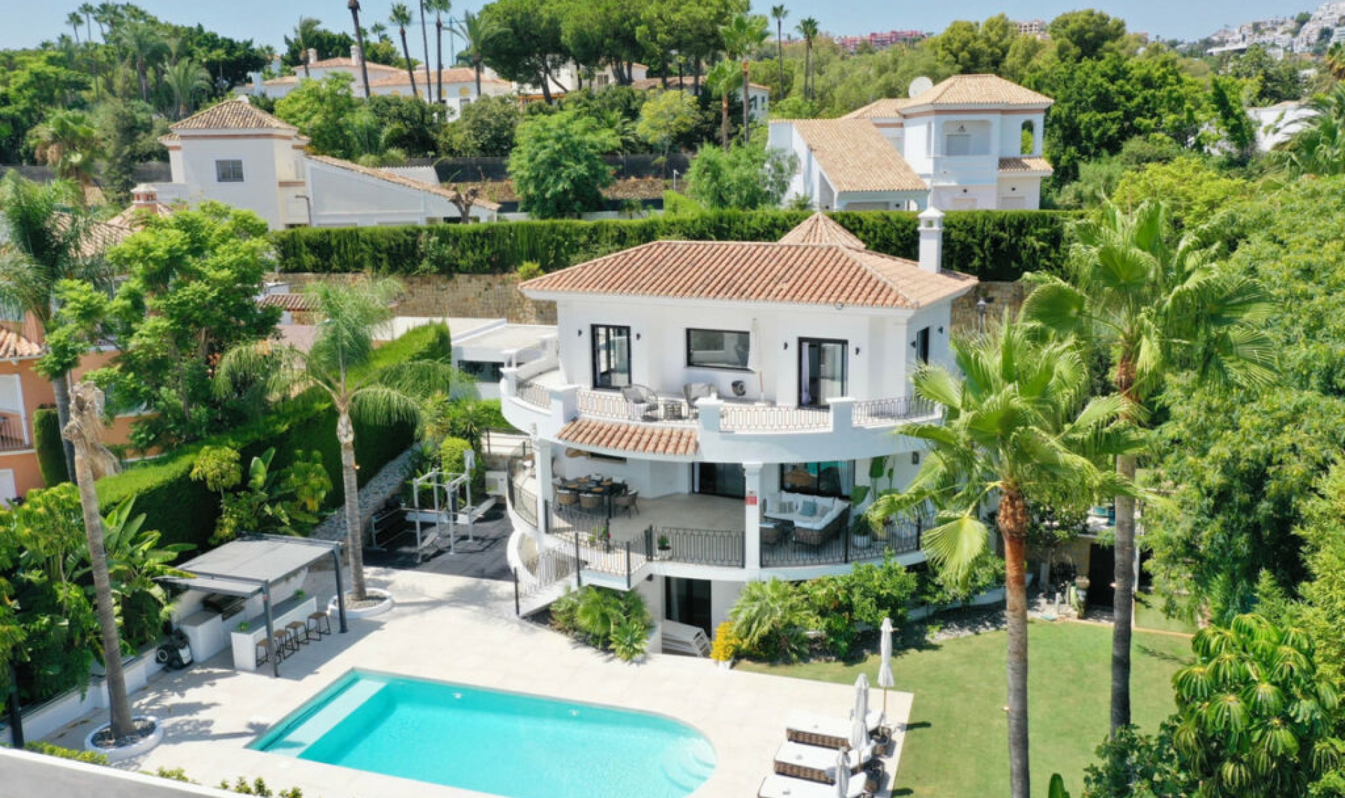 Resale - House -
La Quinta