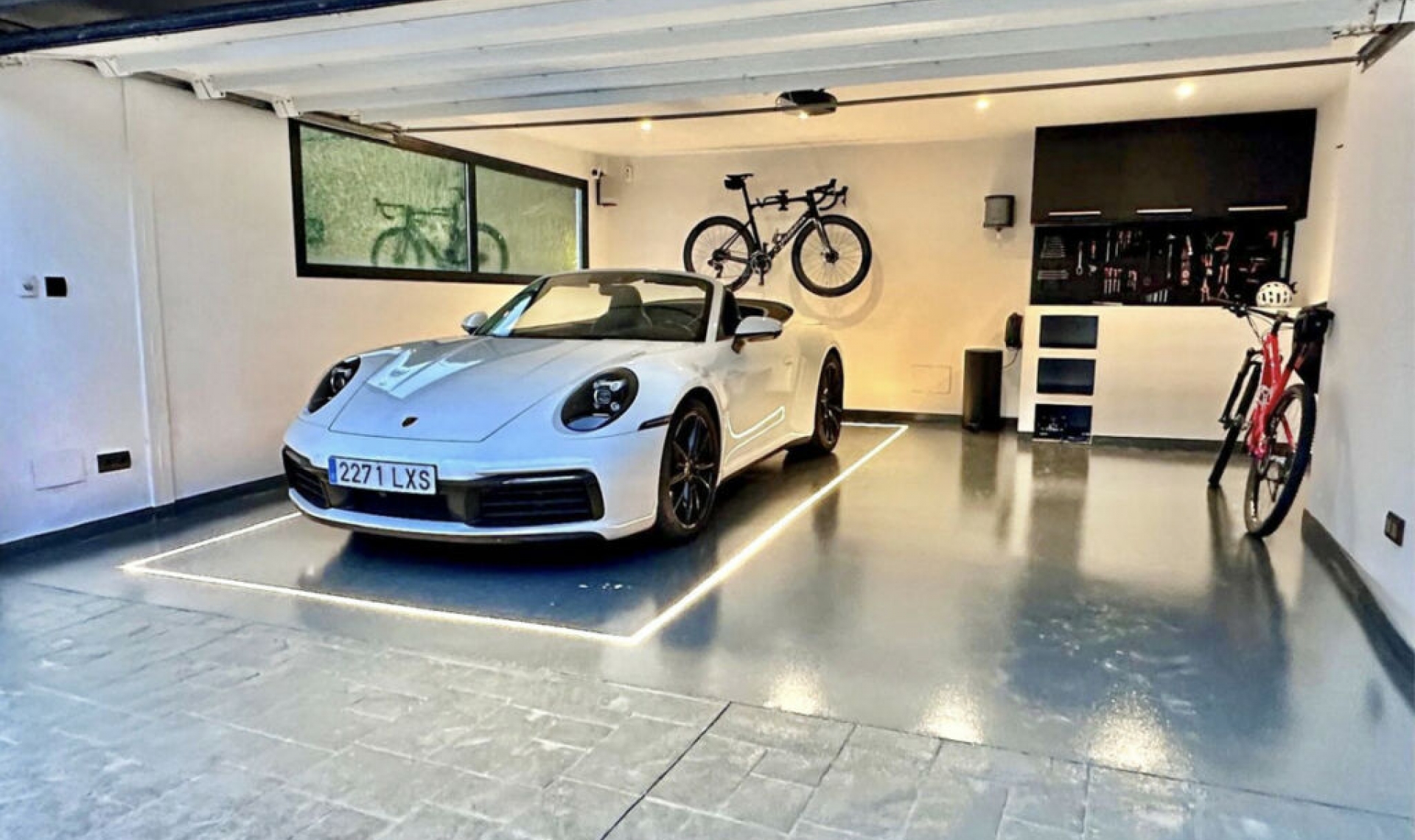 Resale - House -
La Quinta