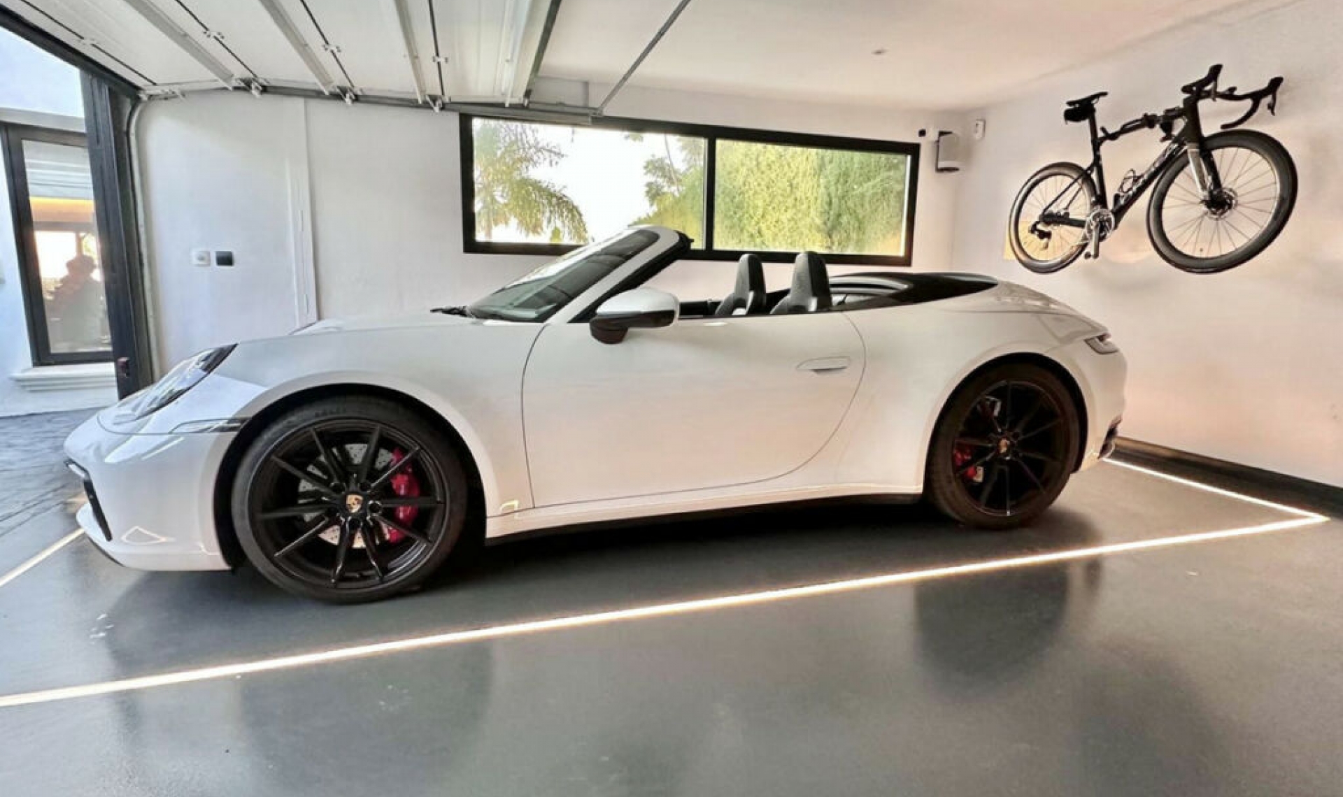 Resale - House -
La Quinta