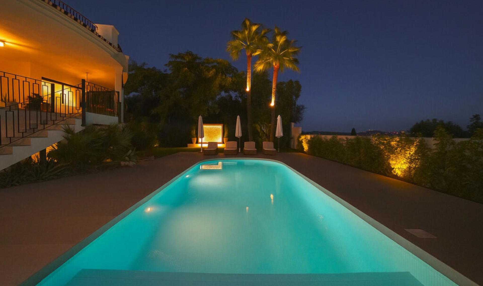 Resale - House -
La Quinta