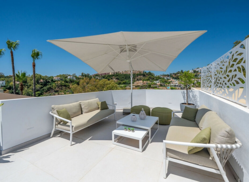 Resale - House -
La Quinta