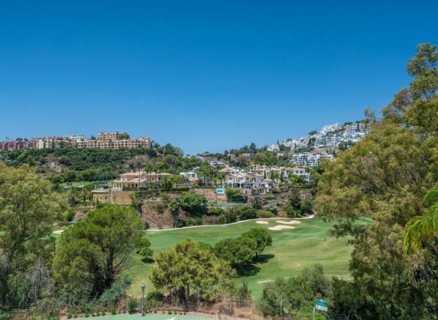 Resale - House -
La Quinta