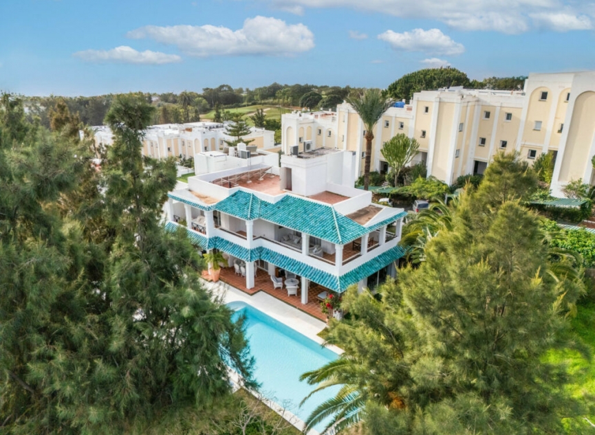 Resale - House -
La Quinta