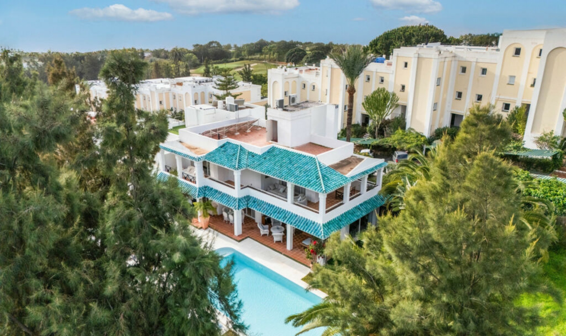 Resale - House -
La Quinta