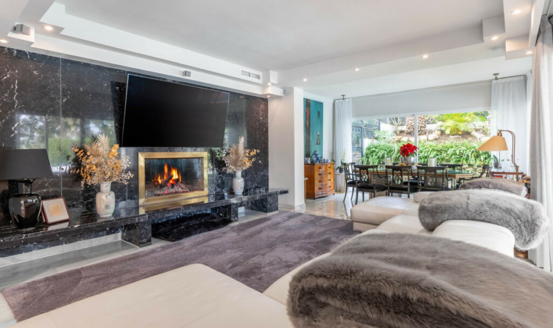 Resale - House -
La Quinta