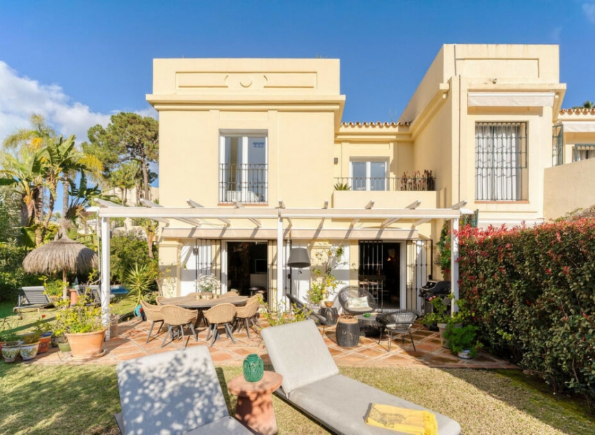 Resale - House -
La Quinta