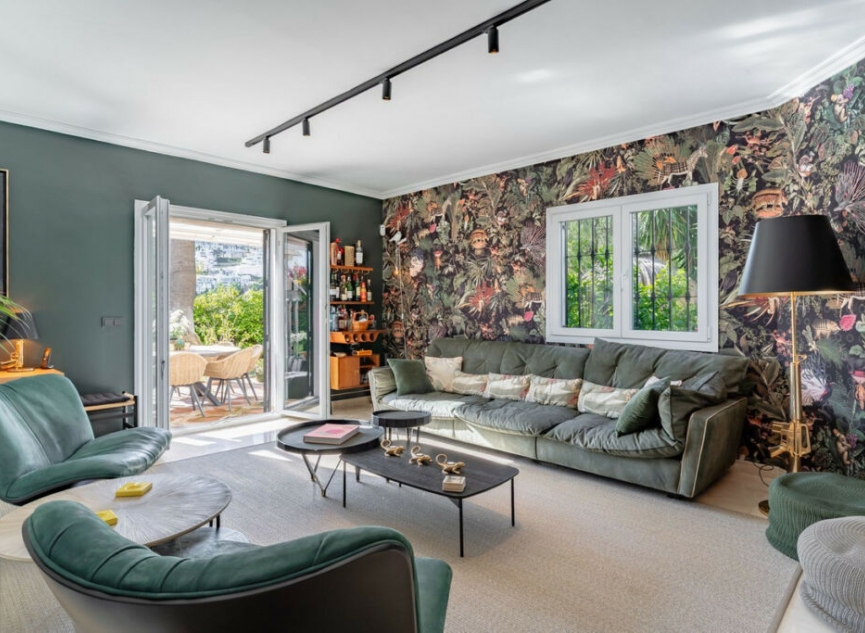 Resale - House -
La Quinta