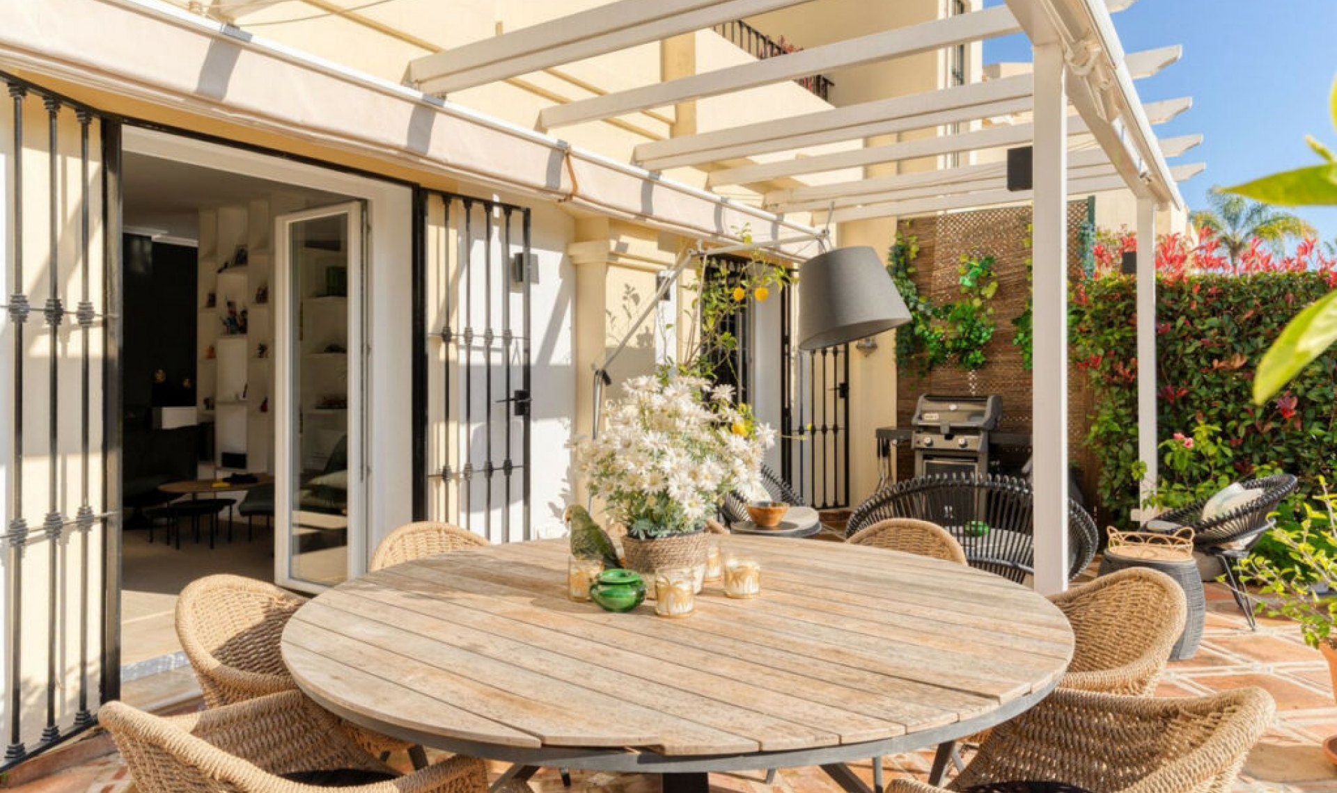 Resale - House -
La Quinta