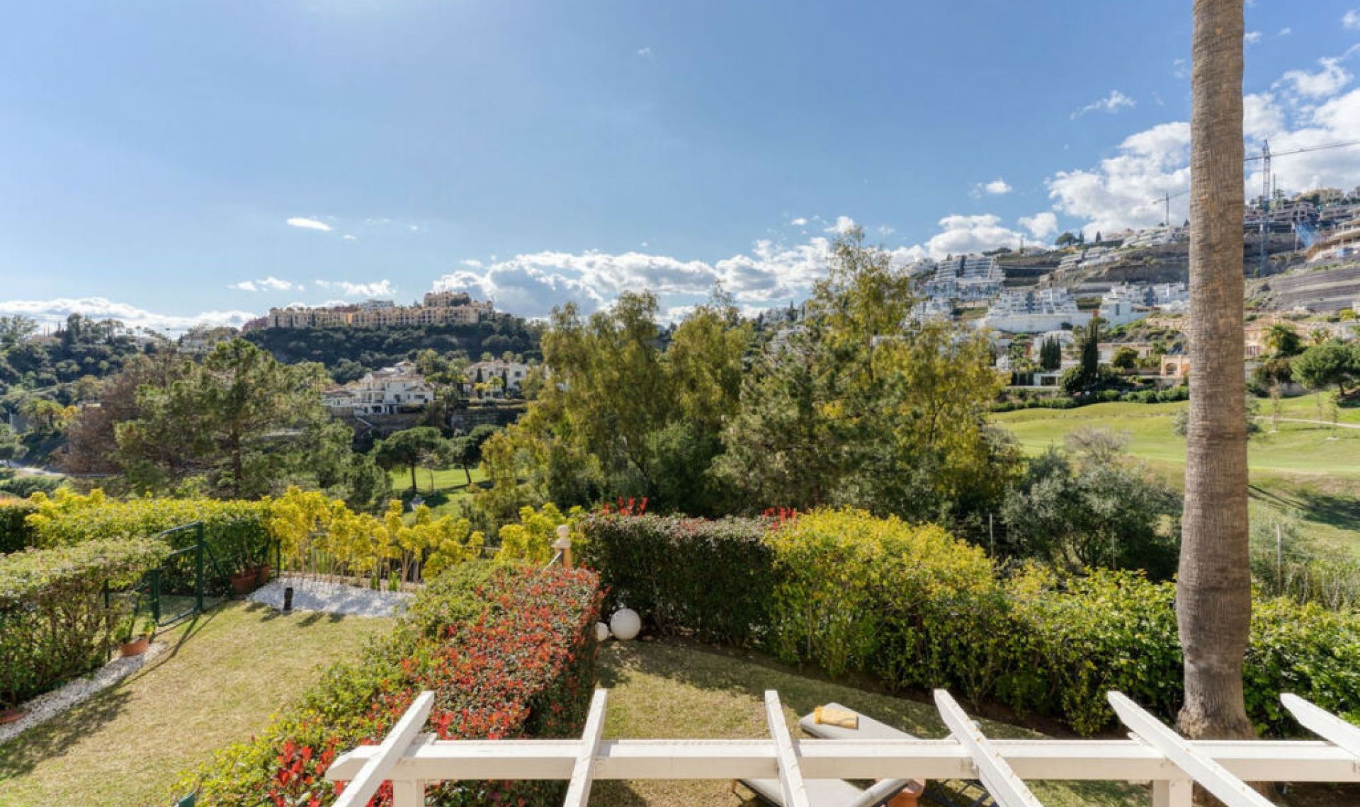 Resale - House -
La Quinta