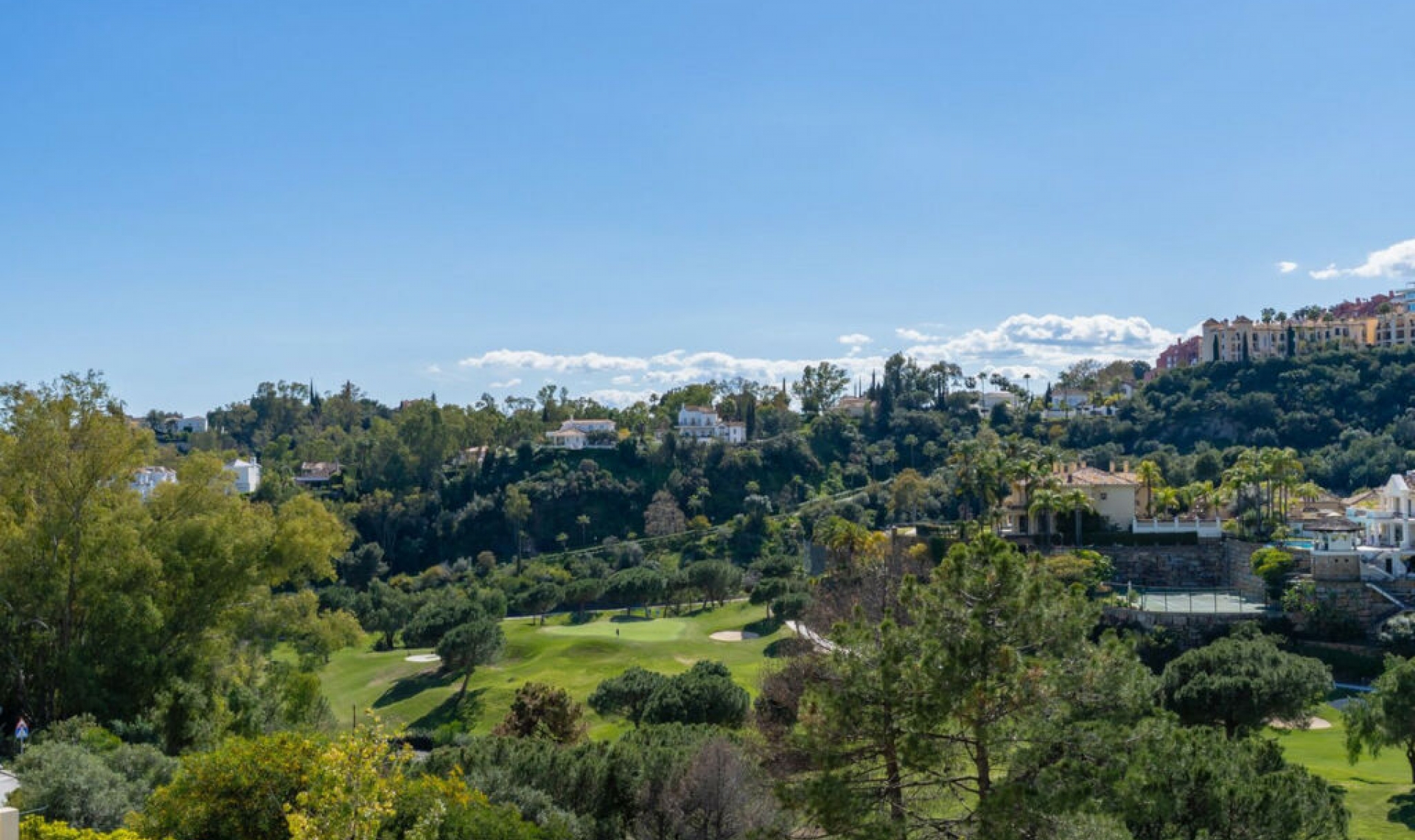 Resale - House -
La Quinta