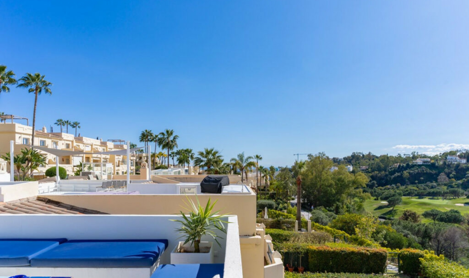 Resale - House -
La Quinta