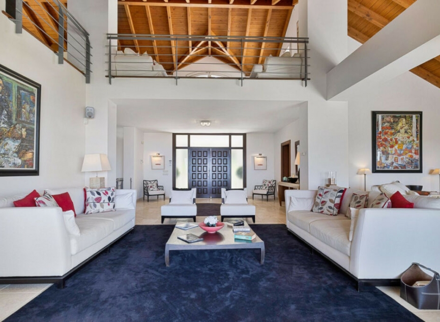 Resale - House -
La Quinta