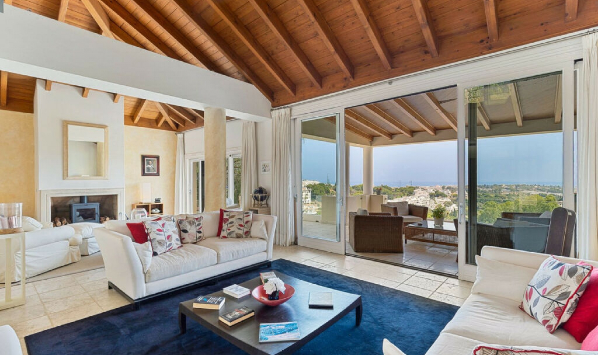 Resale - House -
La Quinta