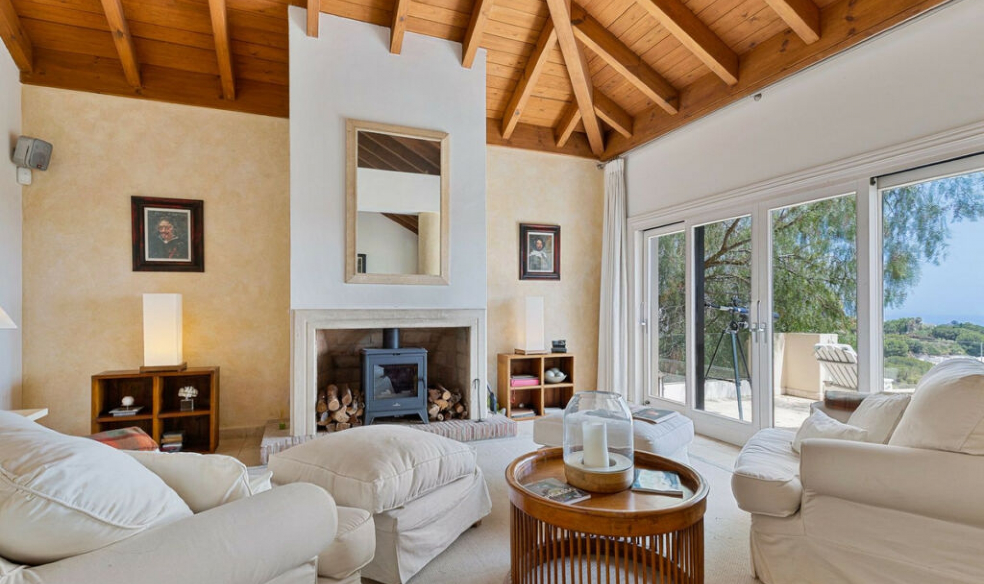 Resale - House -
La Quinta