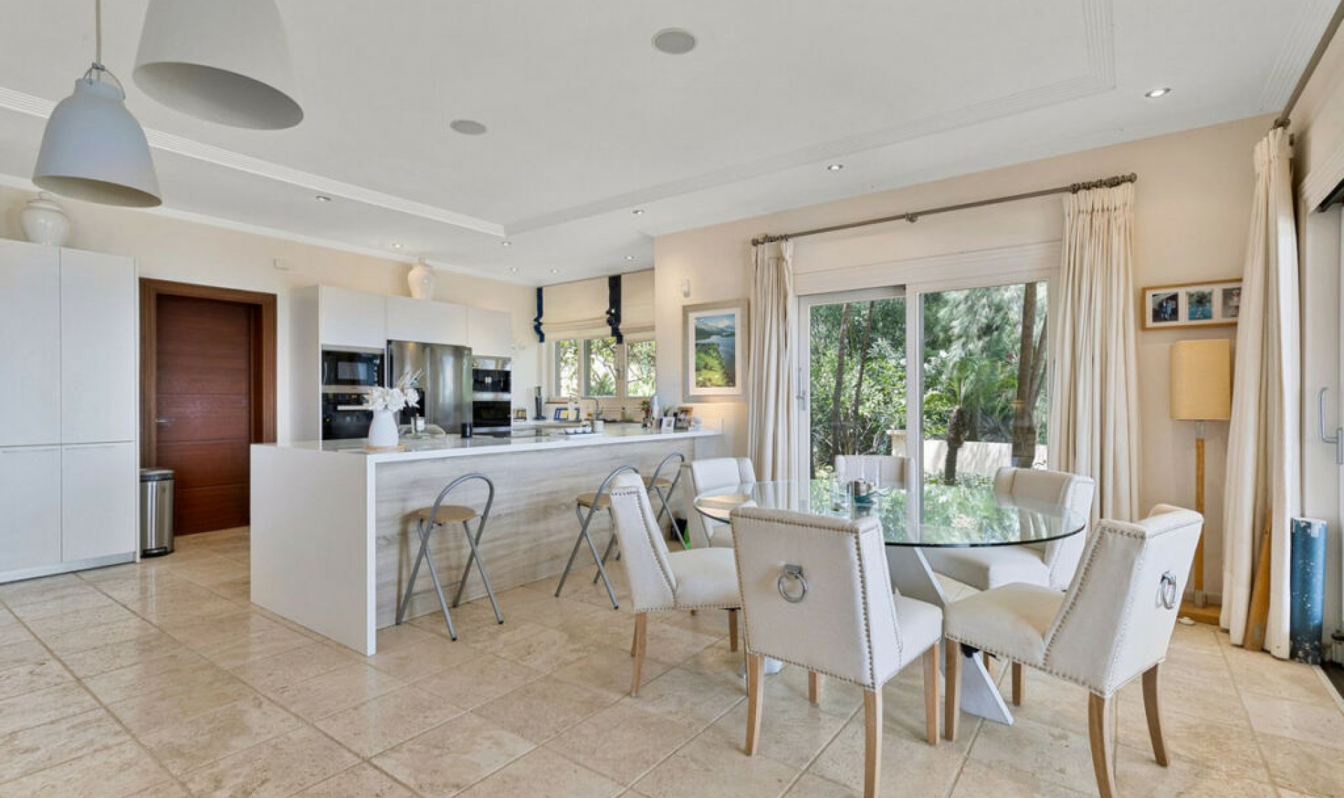 Resale - House -
La Quinta