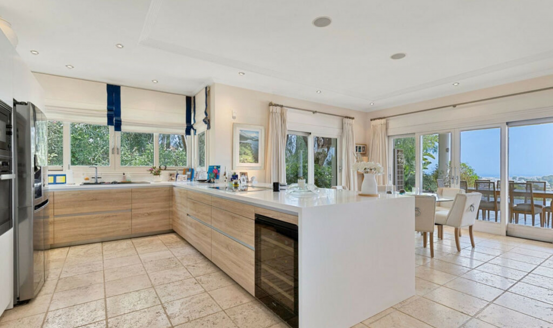 Resale - House -
La Quinta