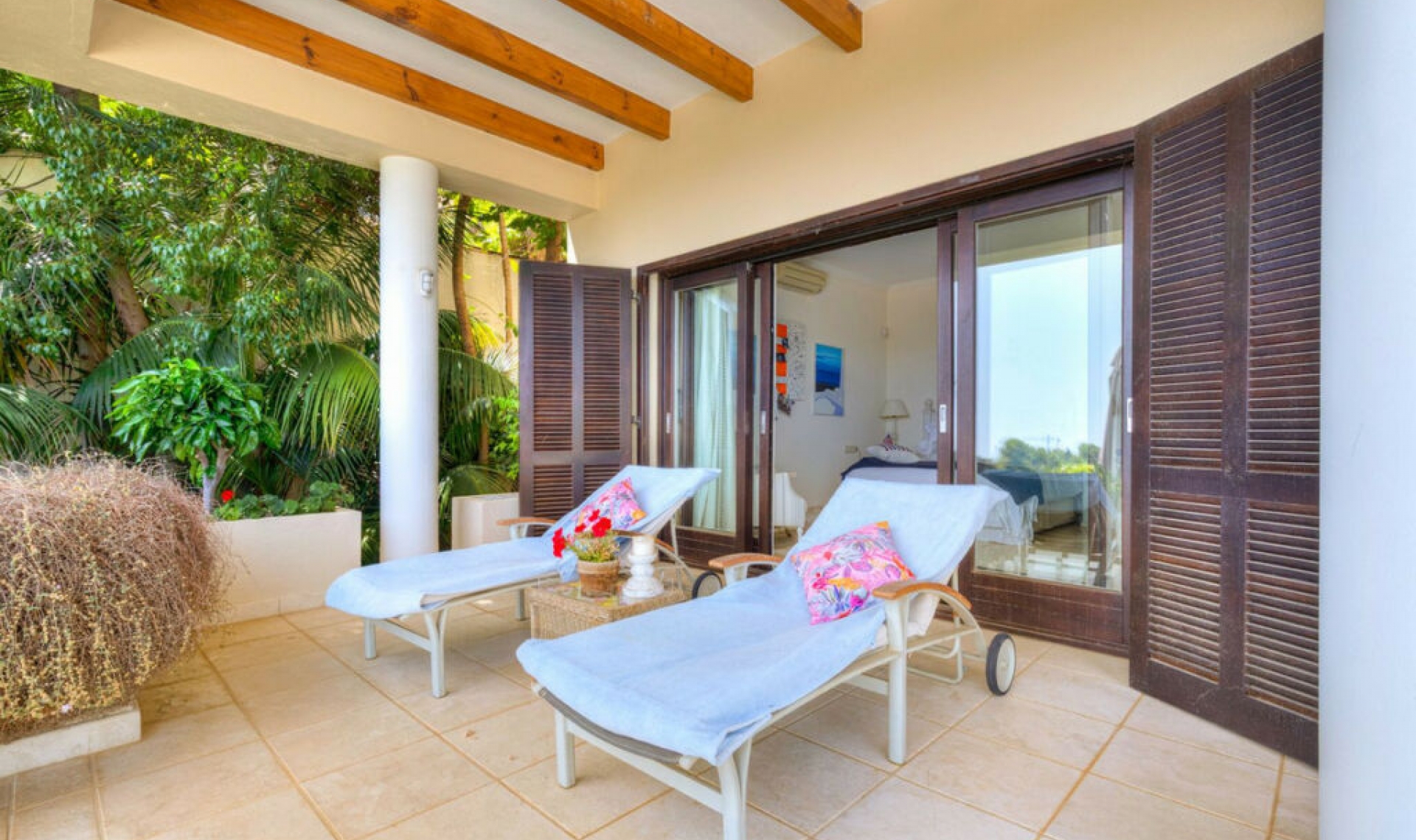 Resale - House -
La Quinta