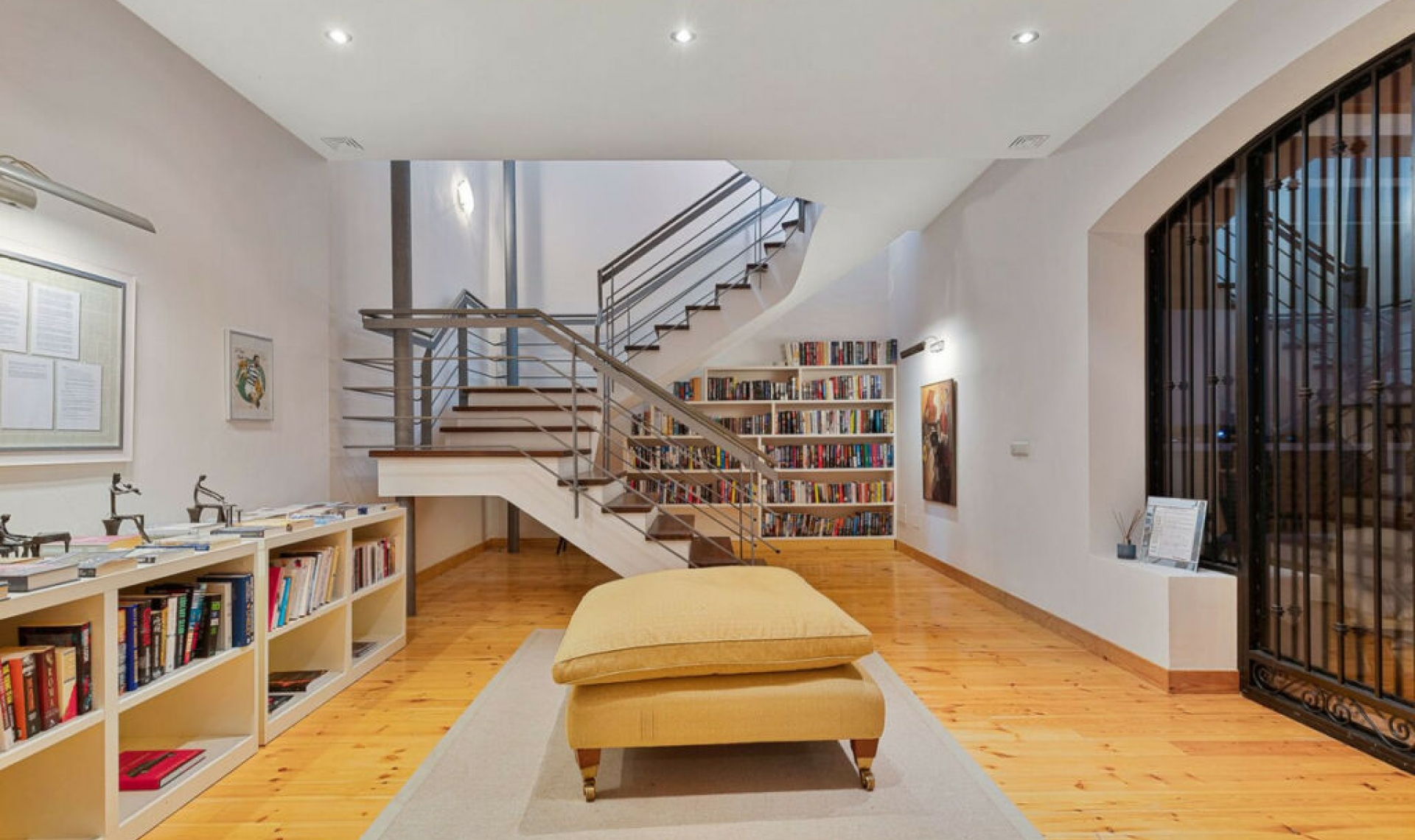 Resale - House -
La Quinta