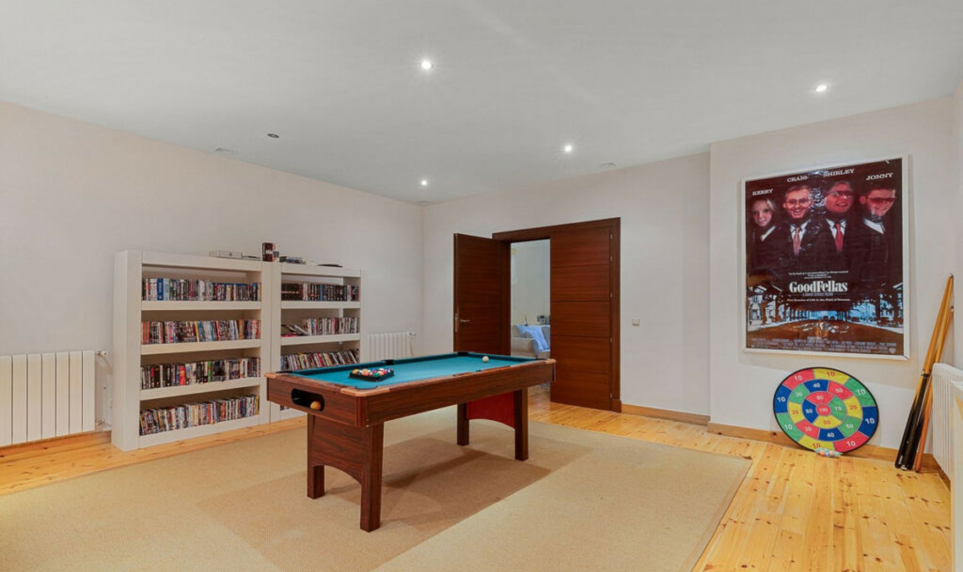 Resale - House -
La Quinta