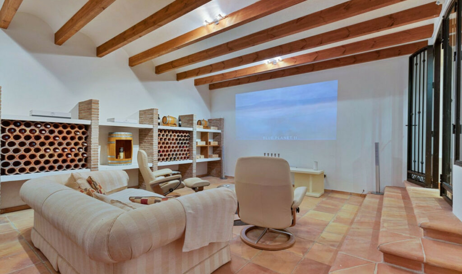 Resale - House -
La Quinta