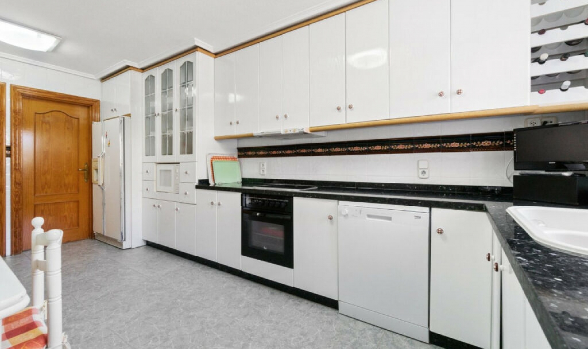 Resale - House -
La Veleta