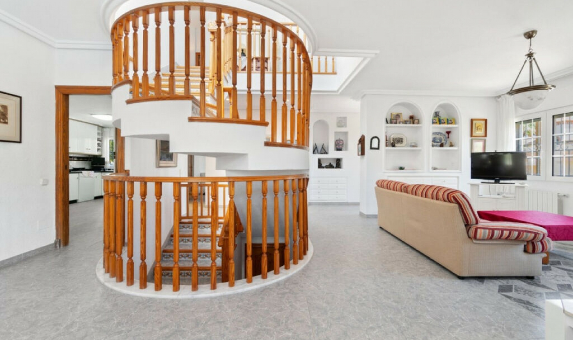 Resale - House -
La Veleta