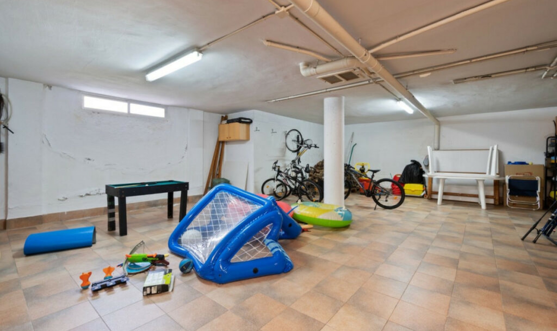 Resale - House -
La Veleta