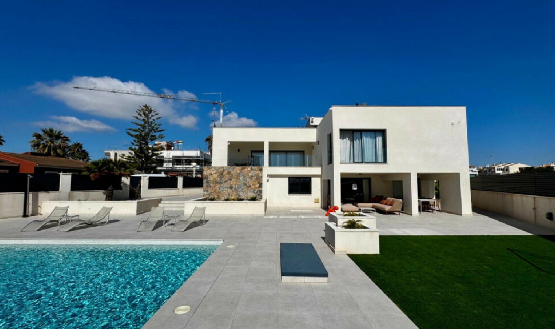 Resale - House -
La Veleta