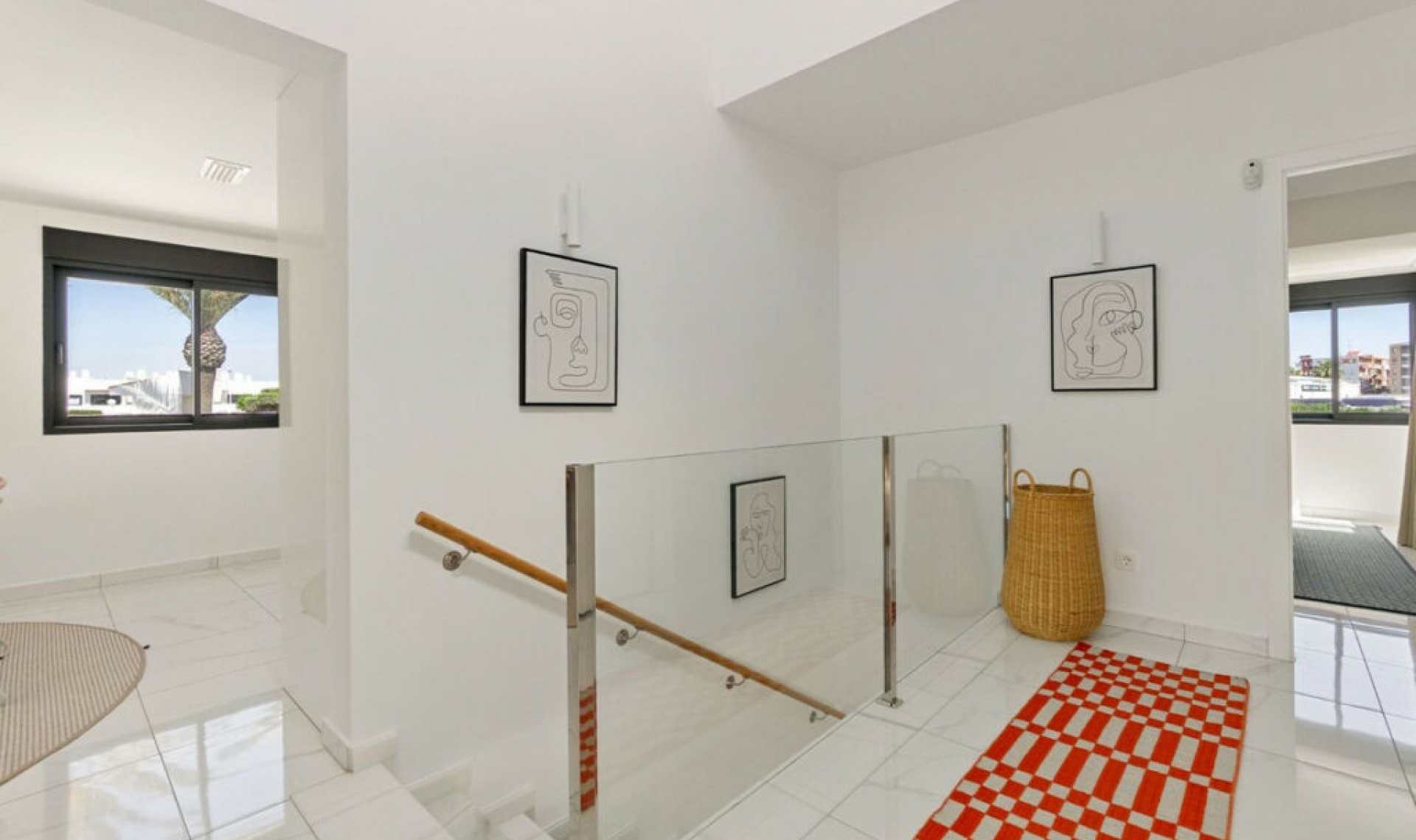Resale - House -
La Veleta