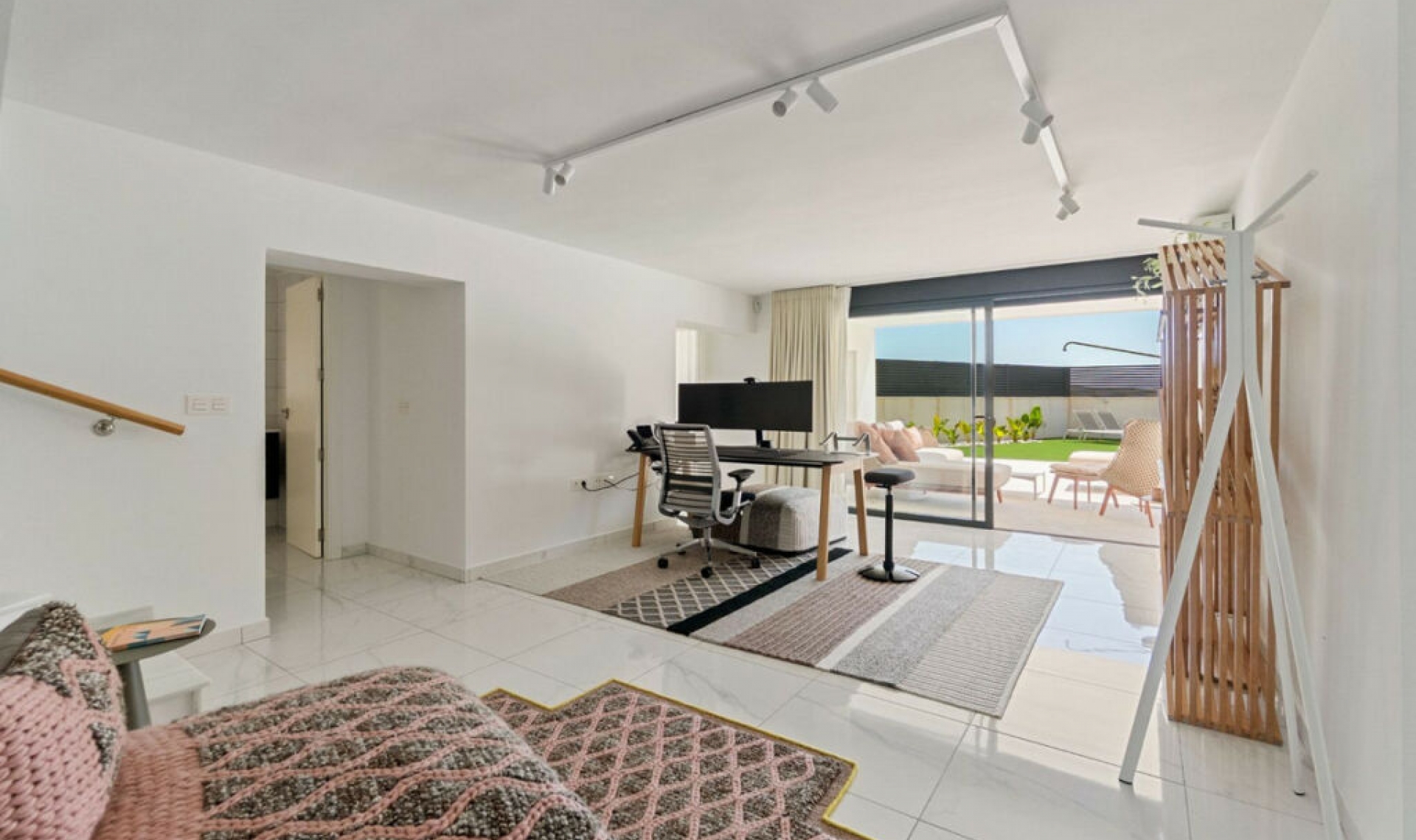 Resale - House -
La Veleta