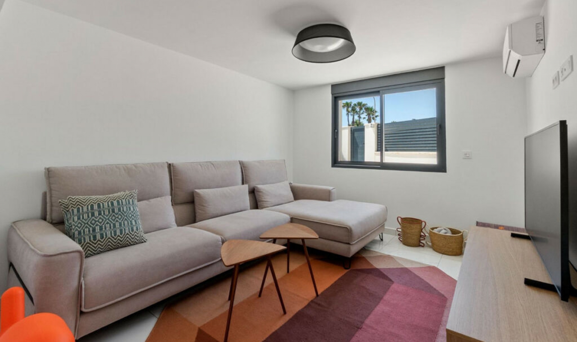 Resale - House -
La Veleta