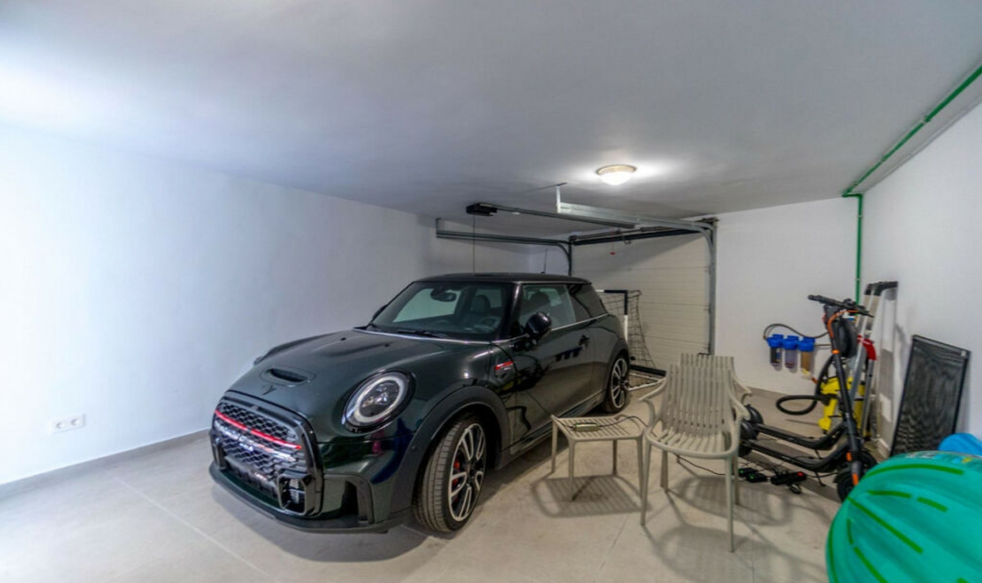 Resale - House -
La Veleta