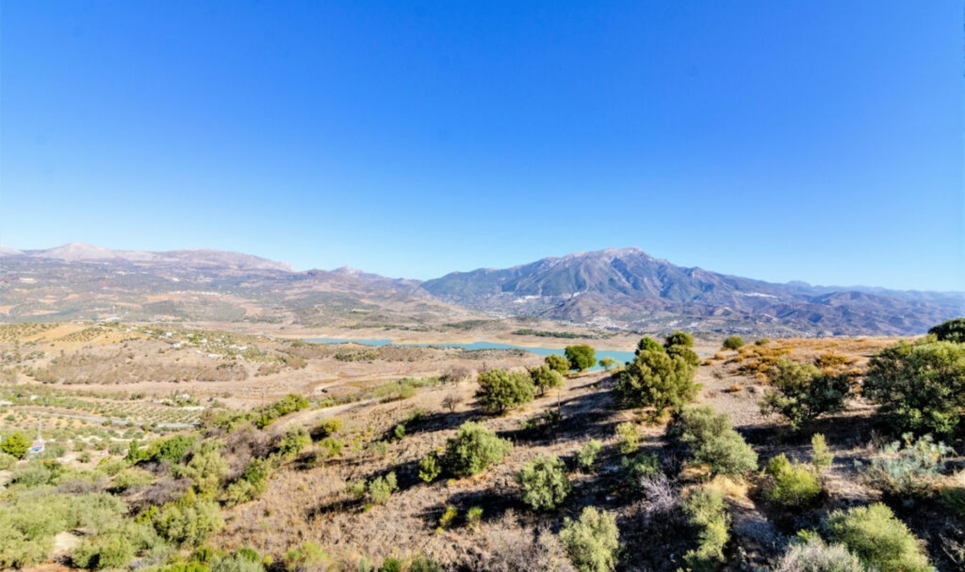 Resale - House -
La Viñuela