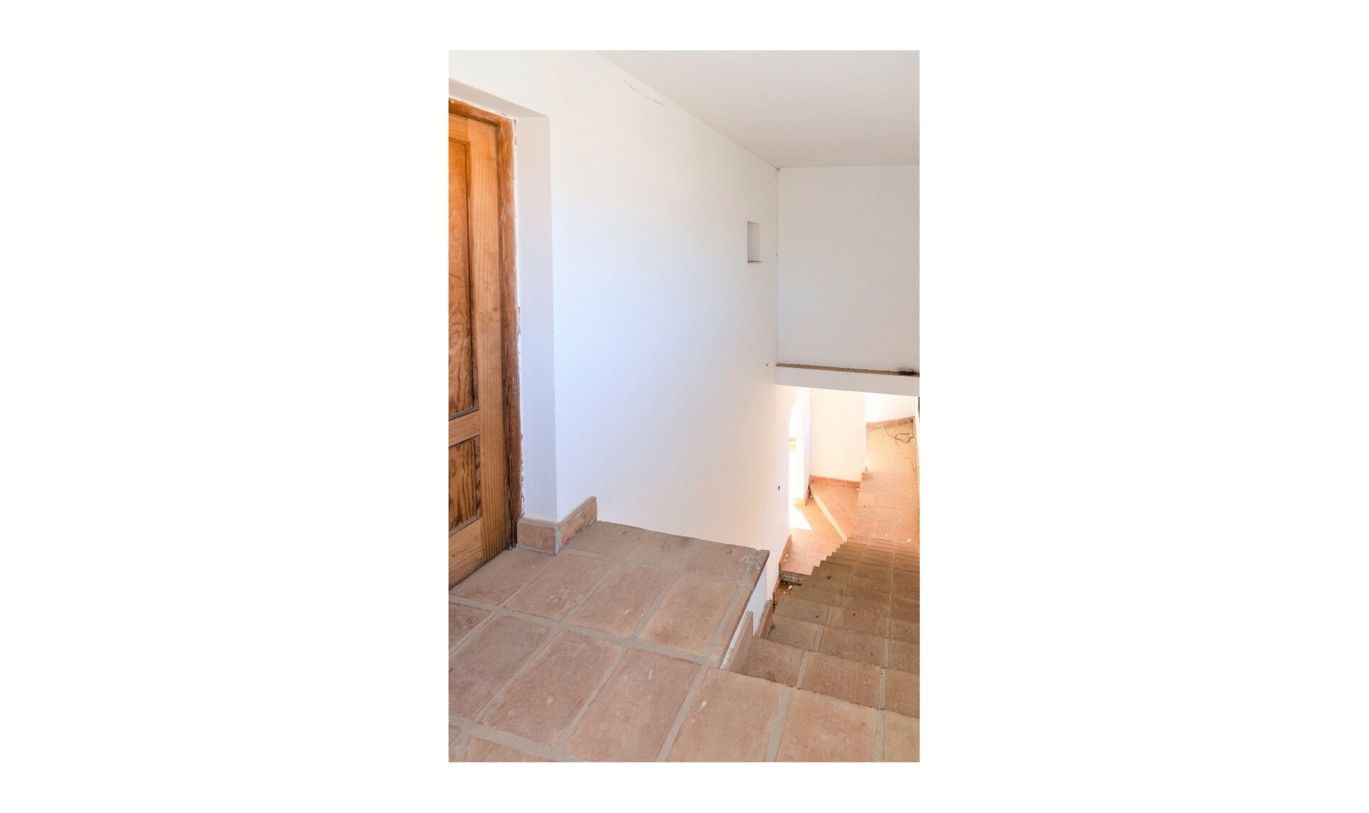 Resale - House -
La Viñuela